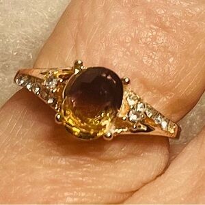 Beautiful dual color stone on Rose Gold